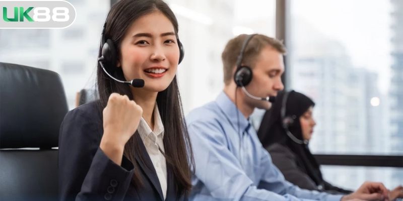 Khách hàng đánh giá dịch vụ hỗ trợ 4.8/5 điểm